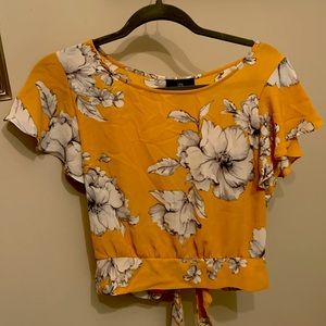 I.N. San Francisco, size small, yellow with white flowers, ties in the back